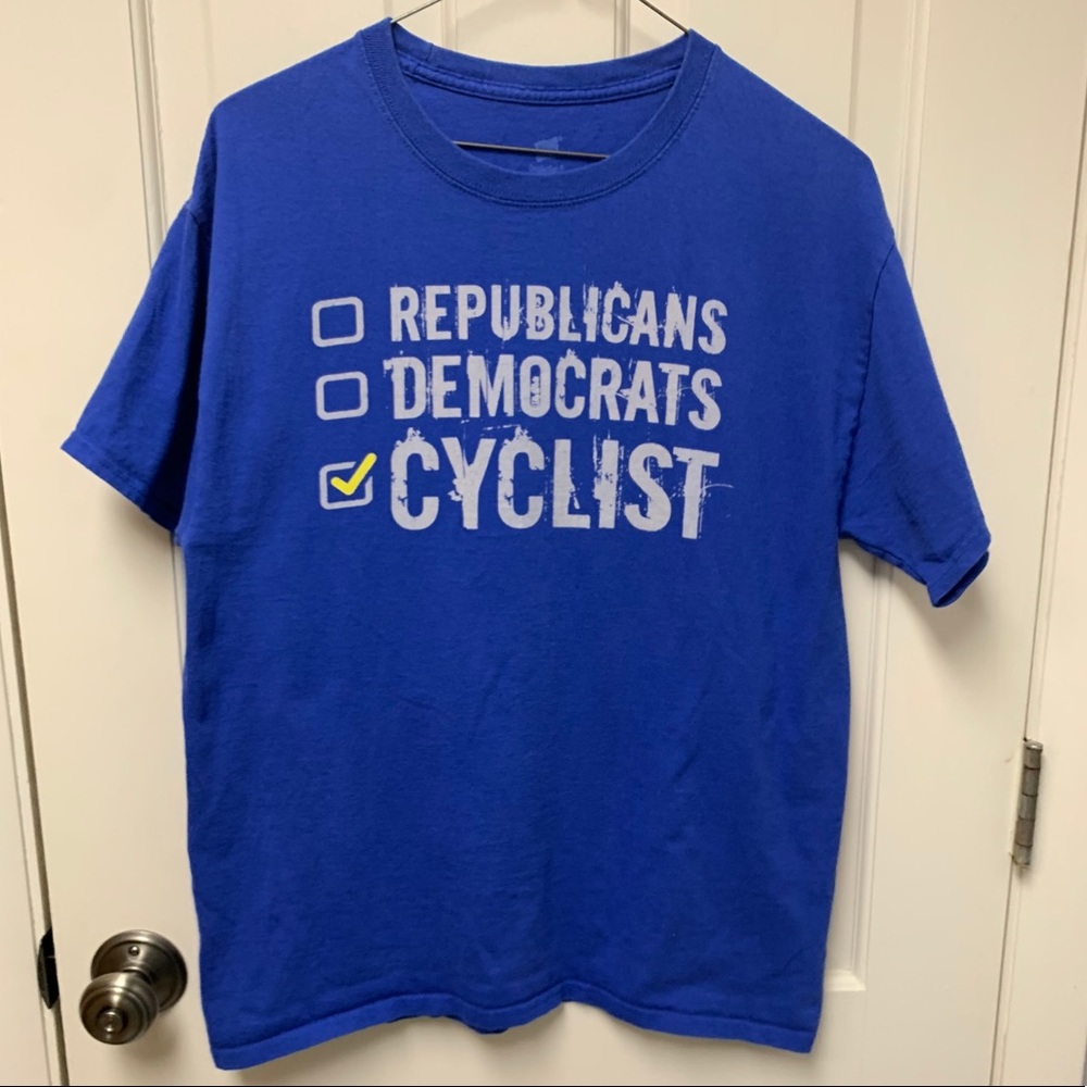 💥 $5 if bundled - Men’s Medium Cyclist HANES T-Shirt